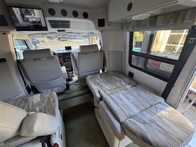 2002 Winnebago Rialta 22QD - Photo 11 - Chino Hills, CA 91709