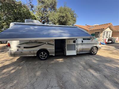 2002 Winnebago Rialta 22QD   - Photo 2 - Chino Hills, CA 91709