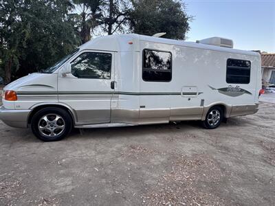 2002 Winnebago Rialta 22QD - Photo 6 - Chino Hills, CA 91709