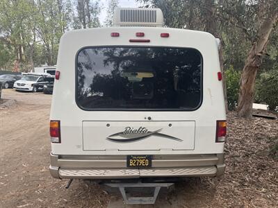 2002 Winnebago Rialta 22QD - Photo 4 - Chino Hills, CA 91709