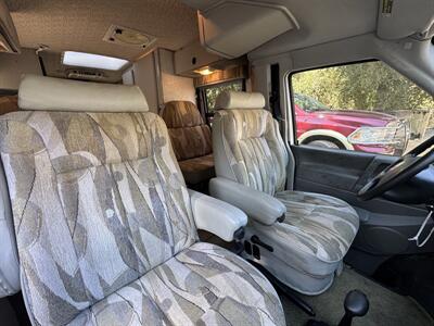 2002 Winnebago Rialta 22QD   - Photo 14 - Chino Hills, CA 91709