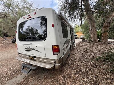 2002 Winnebago Rialta 22QD - Photo 5 - Chino Hills, CA 91709