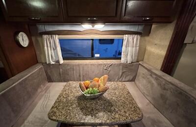 2015 Thor Motor Coach Chateau 24   - Photo 7 - Chino Hills, CA 91709