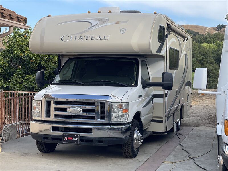 2015 Thor Motor Coach Chateau 24  