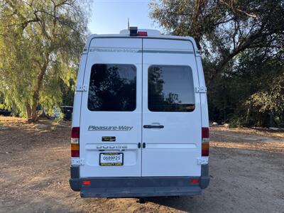 2004 Pleasure-Way Plateau 21   - Photo 83 - Chino Hills, CA 91709