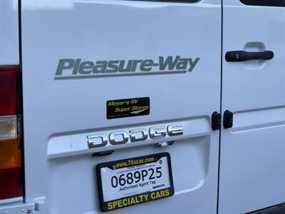 2004 Pleasure-Way Plateau 21   - Photo 81 - Chino Hills, CA 91709