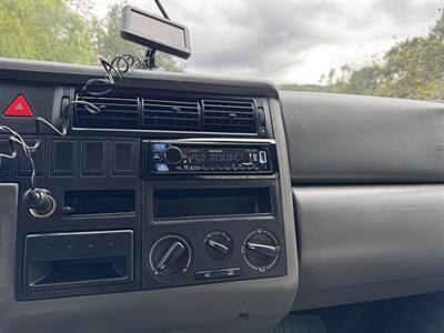 2002 Winnebago Rialta 22QD   - Photo 86 - Chino Hills, CA 91709