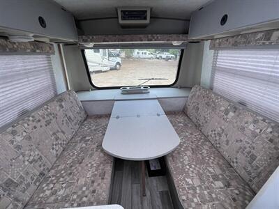2002 Winnebago Rialta 22QD - Photo 37 - Chino Hills, CA 91709