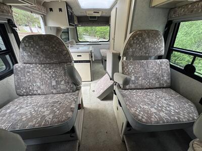 2002 Winnebago Rialta 22QD   - Photo 7 - Chino Hills, CA 91709
