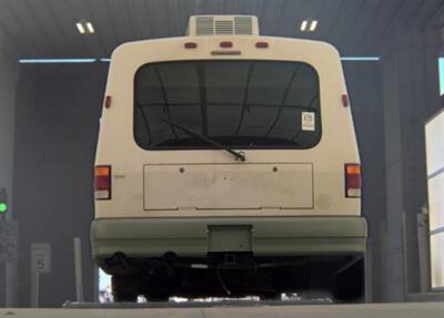 2002 Winnebago Rialta 22QD - Photo 10 - San Diego, CA 91977