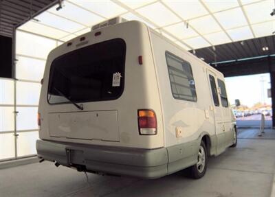 2002 Winnebago Rialta 22QD - Photo 8 - San Diego, CA 91977