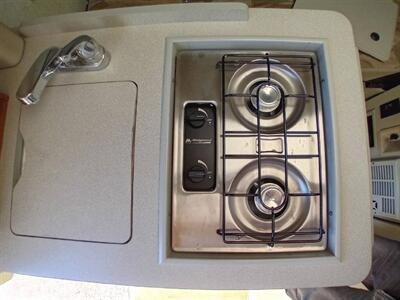 2002 Winnebago Rialta 22QD - Photo 28 - San Diego, CA 91977