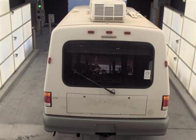 2002 Winnebago Rialta 22QD - Photo 9 - San Diego, CA 91977