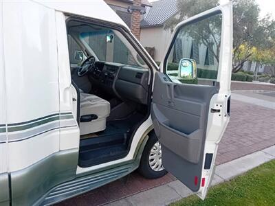 2002 Winnebago Rialta 22QD - Photo 26 - San Diego, CA 91977