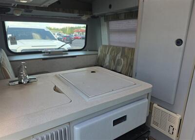 2002 Winnebago Rialta 22QD - Photo 18 - San Diego, CA 91977