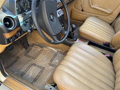 1982 Mercedes-Benz 240 D   - Photo 4 - Chino Hills, CA 91709