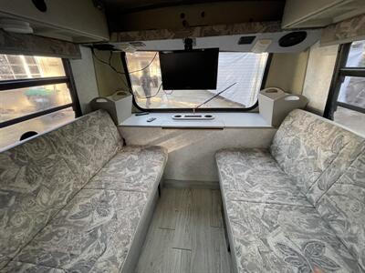 2004 Winnebago RIALTA 22QD   - Photo 5 - Chino Hills, CA 91709