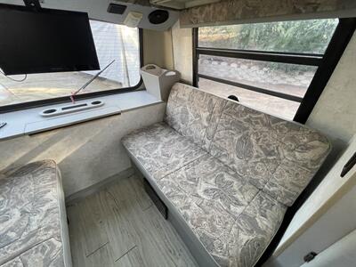 2004 Winnebago RIALTA 22QD   - Photo 13 - Chino Hills, CA 91709