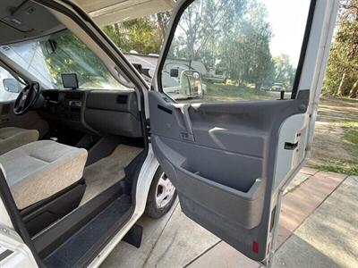 2002 Winnebago Vista 21B  Rialta - Photo 26 - Chino Hills, CA 91709