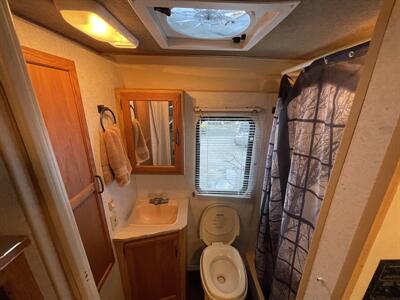 2002 Winnebago Vista 21B  Rialta - Photo 11 - Chino Hills, CA 91709