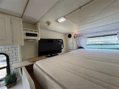 2013 Ford F-250 LANCE Camper   - Photo 36 - San Diego, CA 91977