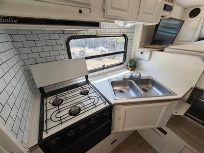 2013 Ford F-250 LANCE Camper   - Photo 10 - San Diego, CA 91977