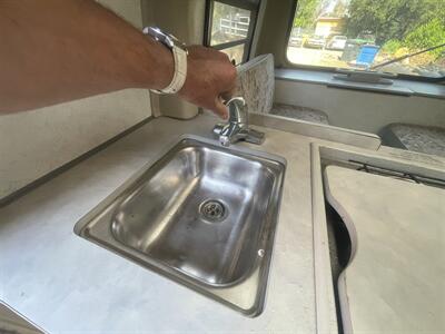 2000 Winnebago Rialta 22QD - Photo 20 - Brea, CA 92822