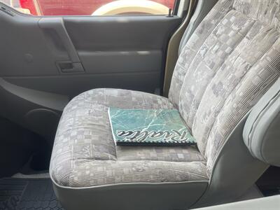 2000 Winnebago Rialta 22QD - Photo 5 - Brea, CA 92822