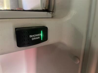 2000 Winnebago Rialta 22QD - Photo 17 - Brea, CA 92822