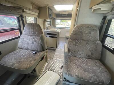 2000 Winnebago Rialta 22QD - Photo 6 - Brea, CA 92822