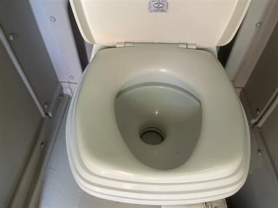 2000 Winnebago Rialta 22QD - Photo 19 - Brea, CA 92822