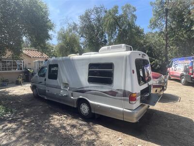 2000 Winnebago Rialta 22QD - Photo 10 - Brea, CA 92822