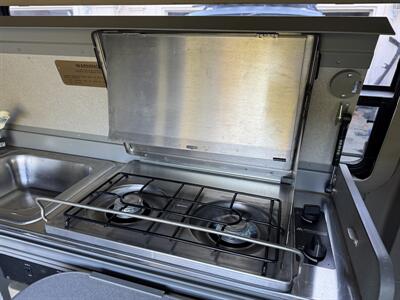 1999 WINNEBAGO EuroVan CAMPER   - Photo 33 - Chino Hills, CA 91709