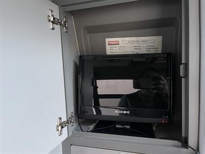 1999 WINNEBAGO EuroVan CAMPER   - Photo 62 - Chino Hills, CA 91709