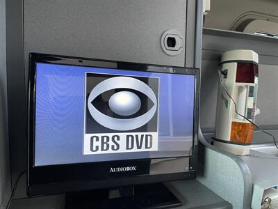 1999 WINNEBAGO EuroVan CAMPER   - Photo 4 - Chino Hills, CA 91709