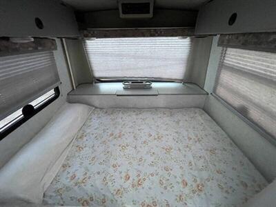 2004 Winnebago Rialta 22HD   - Photo 3 - San Diego, CA 91977