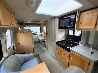 2004 Winnebago Rialta 22HD   - Photo 52 - San Diego, CA 91977