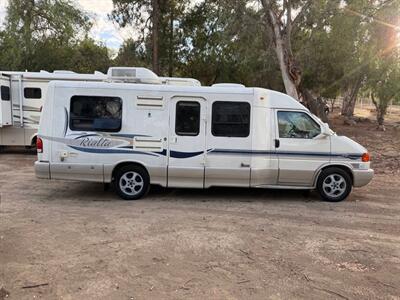 2004 Winnebago Rialta 22HD   - Photo 63 - San Diego, CA 91977