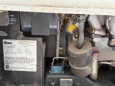 2004 Winnebago Rialta 22HD   - Photo 42 - San Diego, CA 91977