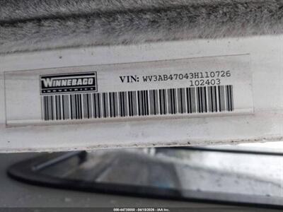 2004 Winnebago Rialta 22HD   - Photo 9 - San Diego, CA 91977