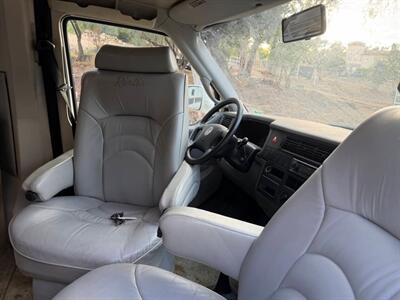 2004 Winnebago Rialta 22HD   - Photo 65 - San Diego, CA 91977