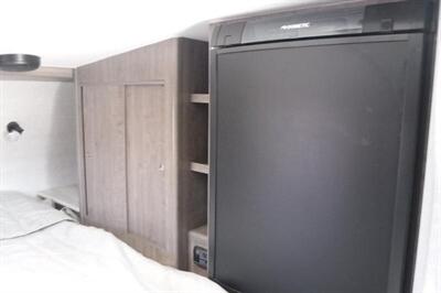 2022 LANCE 650 DIESEL NISSAN - Photo 13 - Chino Hills, CA 91709