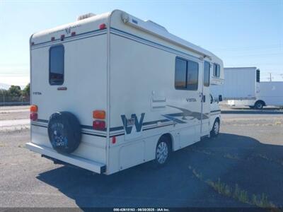 2002 Winnebago Rialta VISTA 21B   - Photo 9 - Chino Hills, CA 91709