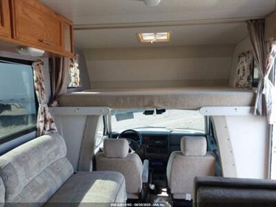 2002 Winnebago Rialta VISTA 21B   - Photo 2 - Chino Hills, CA 91709