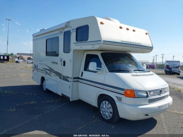 2002 Winnebago Rialta VISTA 21B - Photo 1 - Chino Hills, CA 91709