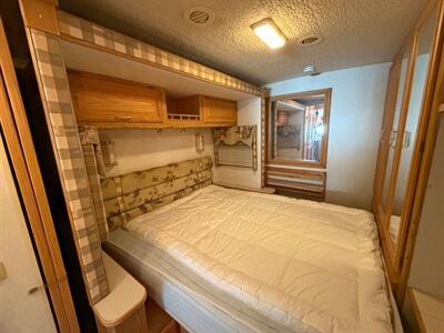 2003 Winnebago ADVENTURE 33V - Photo 35 - San Diego, CA 91977