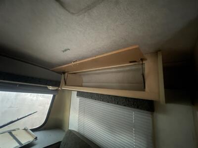 2000 Winnebago Rialta 22 - Photo 24 - San Diego, CA 91977