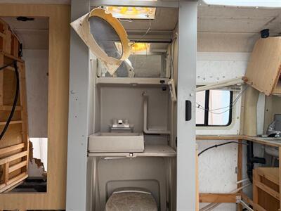 2000 Winnebago Rialta 22 - Photo 77 - San Diego, CA 91977