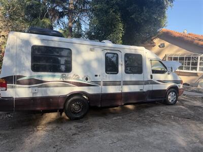 2000 Winnebago Rialta 22 - Photo 15 - San Diego, CA 91977