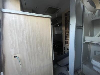 2000 Winnebago Rialta 22 - Photo 32 - San Diego, CA 91977